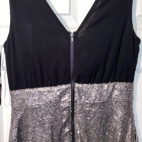 3/$30 NWT Venus Dress - Picture 4 of 12